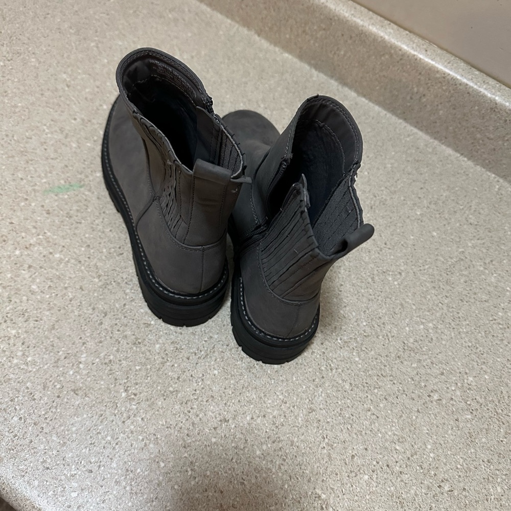 Women’s Gray Chelsea Boots
